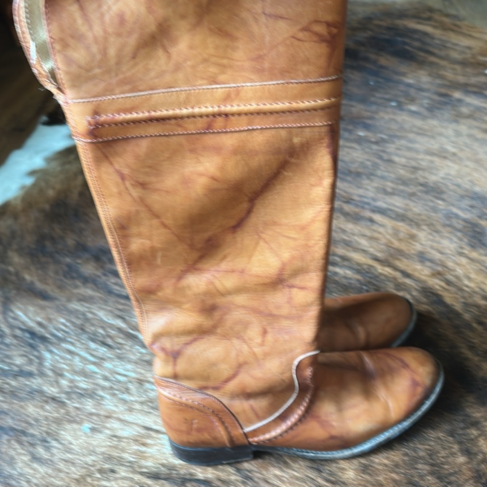 Women‘s Frye Tan Leather Boots - Picture 5 of 9